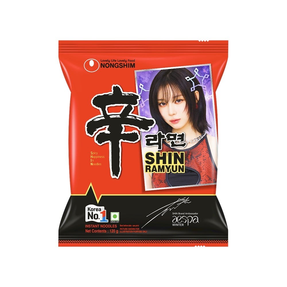 Nongshim Shin Ramyun Spicy Flavoured Instant Noodles