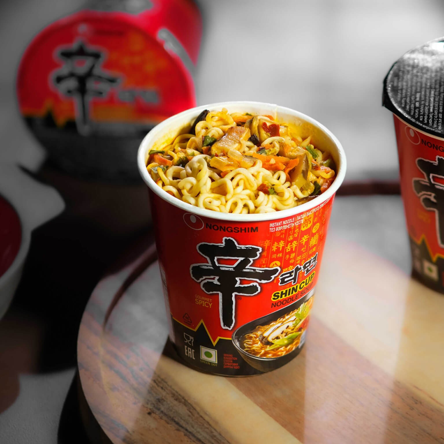 Nongshim Shin Ramyun Spicy Flavoured Instant Noodles